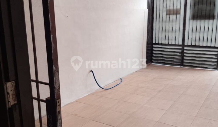 Disewakan Rumah Furnished Ada 4 Ac Di Permata Palem 2