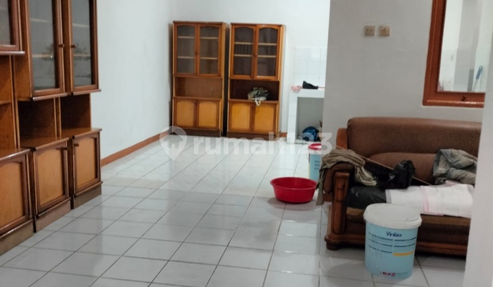 Disewakan Rumah Rapi di Taman Palem