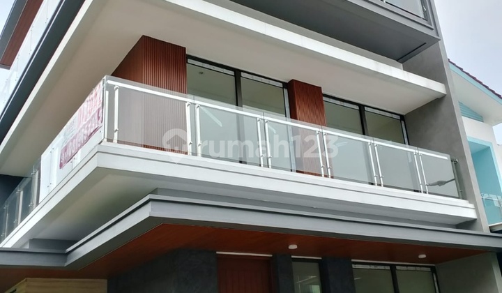Dijual Rumah Baru 3 Lantai Di Citra 6 2