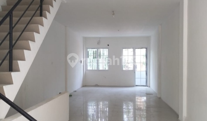 Disewakan Ruko 3.5 Lantai Pinggir Jalan Di Kalideres