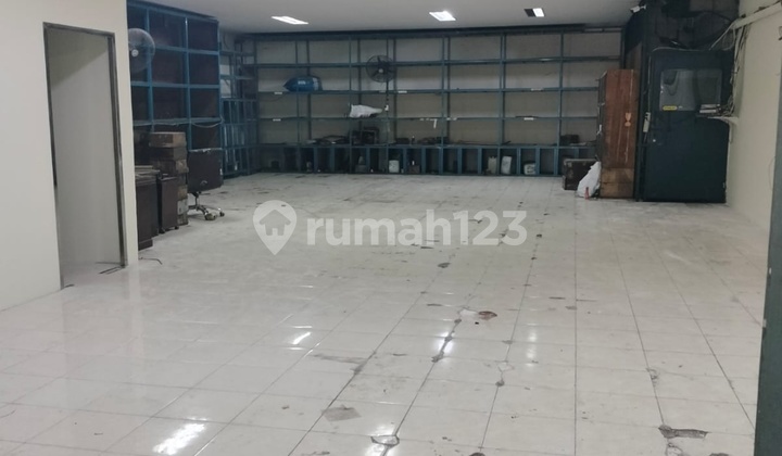 Disewakan Gudang Elang Laut Ada Lift Barang + Kantor di Pik Disewakan Gudang Elang Laut Ada Lift Barang + Kantor di Pik