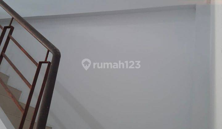 Disewakan Ruko 3 Lantai Di Taman Surya 2