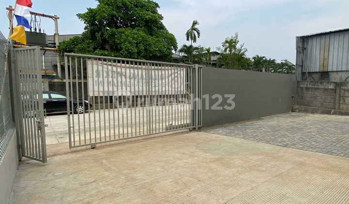 For Rent 2-Storey Warehouse with Container Access on Daan Mogot
