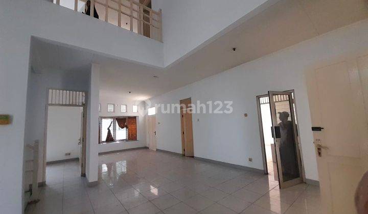 Disewakan Rumah Hoek Lt 399m² (ex Kantor) Di Citra 2 1