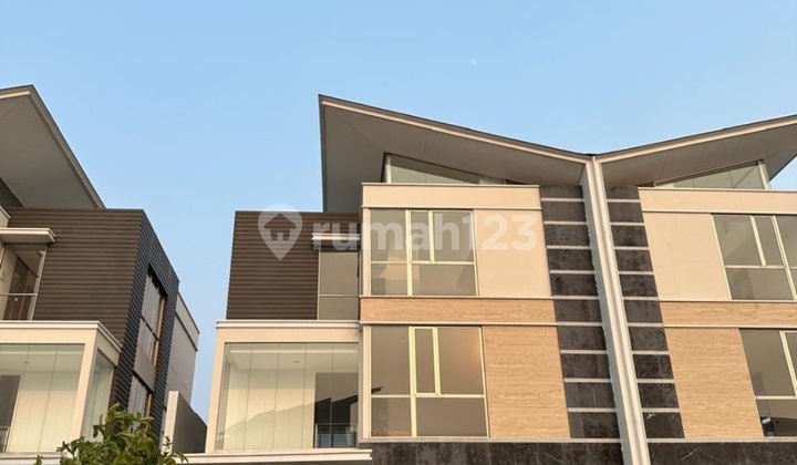 Dijual Rumah 3 Lantai Golf Island Bougenville Ada Lift di Pik Jakut Dijual Rumah 3 Lantai Golf Island Bougenville Ada Lift di Pik Jakut