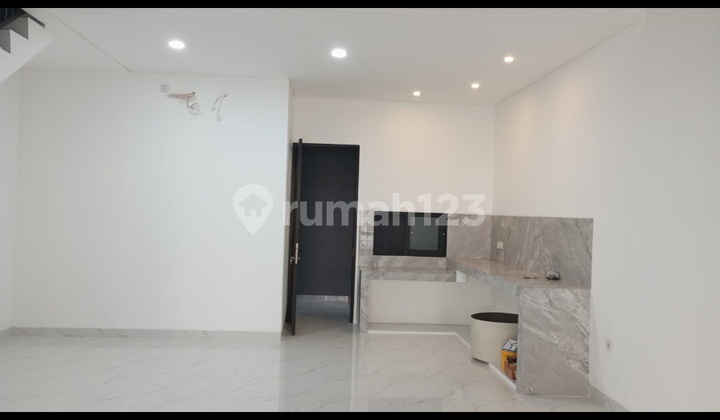 For Sale Brand New House In Puri Gardena 2