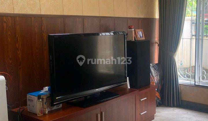 Disewakan Rumah Hoek Full Furnished Lengkap (luas 254m²) Di Citra 3 Jakbar 2