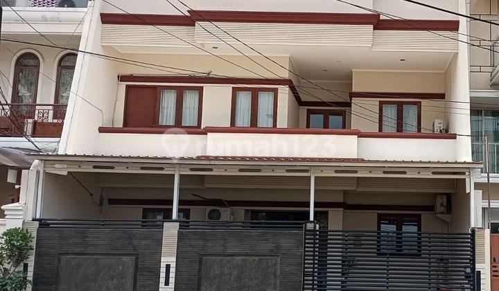 Dijual Rumah Minimalis 3 Lantai Di Citra 2