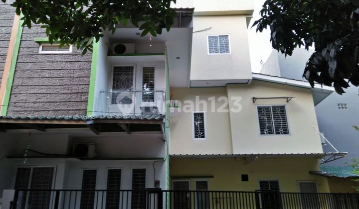 For Sale Cheap 3.5 Floors House (size 8x15) In Citra 2 Extension