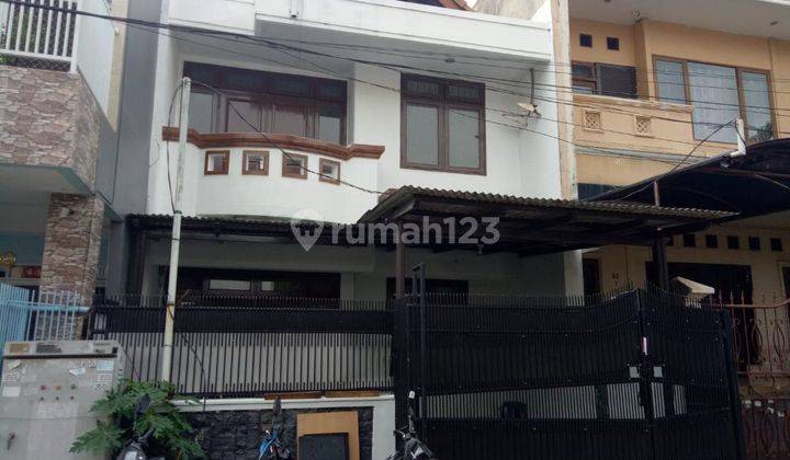 Dijual rumah rapii di Taman Palem Lestari 1