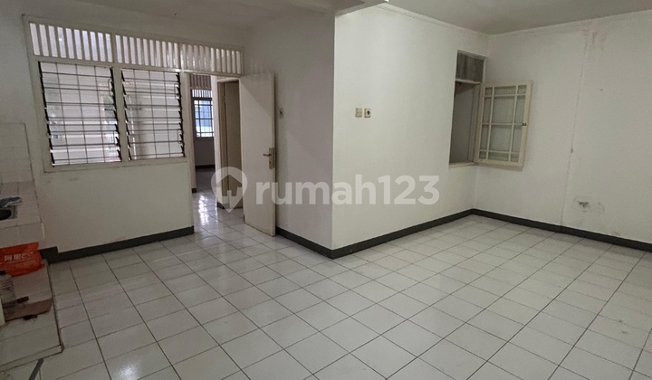 Disewakan Rumah Hoek 1 Lantai Hadap Timur Di Taman Surya Disewakan Rumah Hoek 1 Lantai Hadap Timur Di Taman Surya