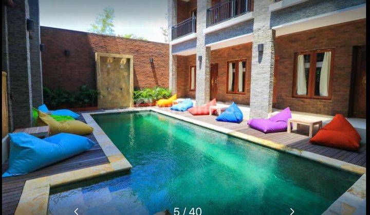 Hostel di Jalan batu Belig seminyak 1