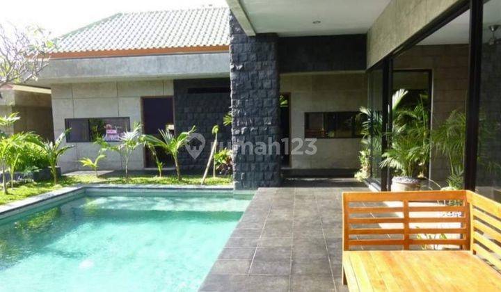 Villa di Jalan raya canggu 2