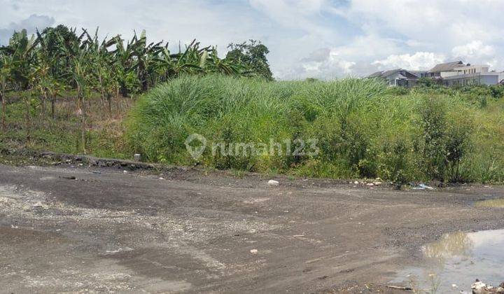 Tanah di jual di Jalan tumbak bayuh canggu 1