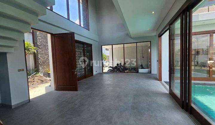 Villa Baru Dekat Pantai Batu Bolong Canggu 2