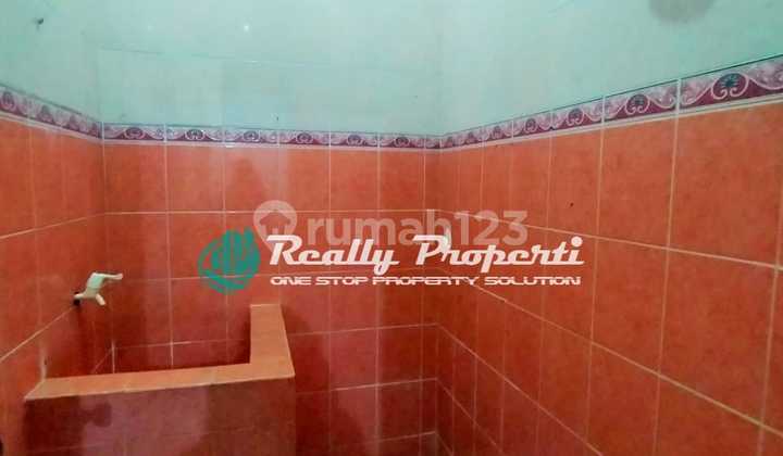 Disewakan Rumah 2 Lt di Komplek Wisma Ratu Jatimakmur 2