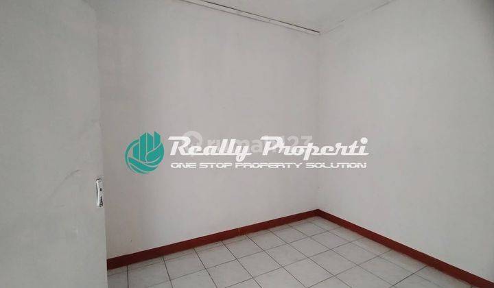 Disewakan Rumah 2 Lt di Komplek Wisma Ratu Jatimakmur 5
