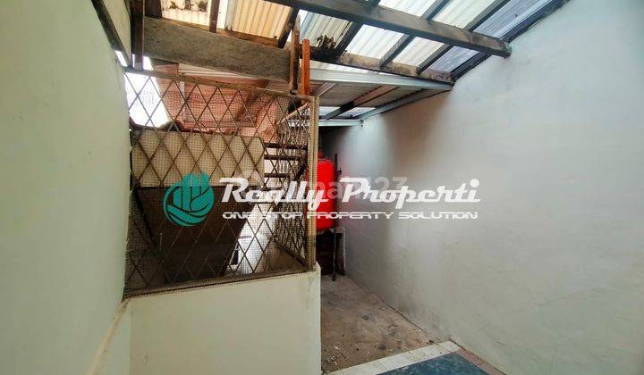Disewakan Rumah 2 Lt di Komplek Wisma Ratu Jatimakmur 6
