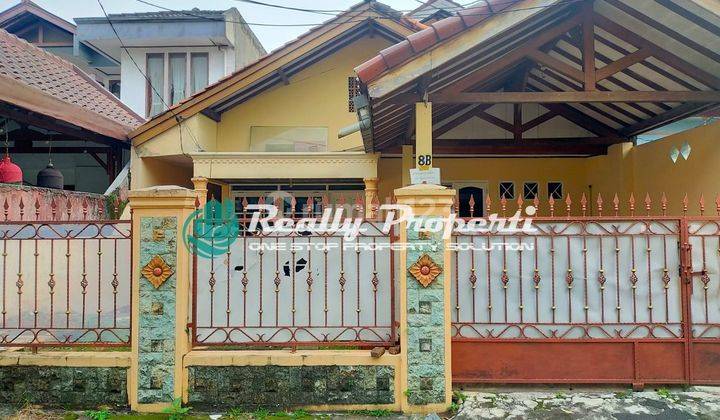 Disewakan Rumah 2 Lt di Komplek Wisma Ratu Jatimakmur 10