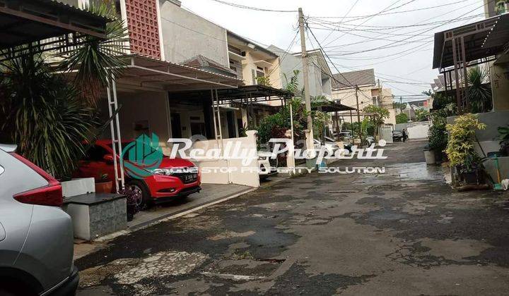 Di Sewakan Rumah Townhouse Furnished one gate System Di Jatiwaringin Pondok Gede 2