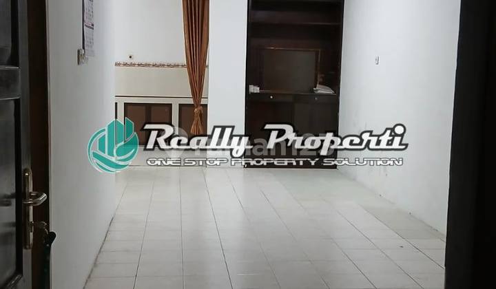 Disewakan Rumah Dalam Komplek 2 Lantai di Pondok Kelapa