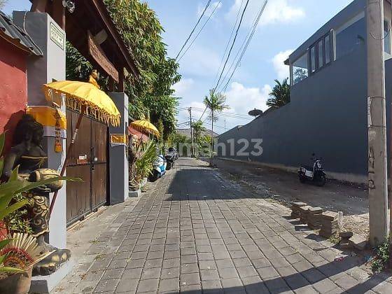 Land in the Canggu area is suitable for villas and restaurants, 2 car pass road 2