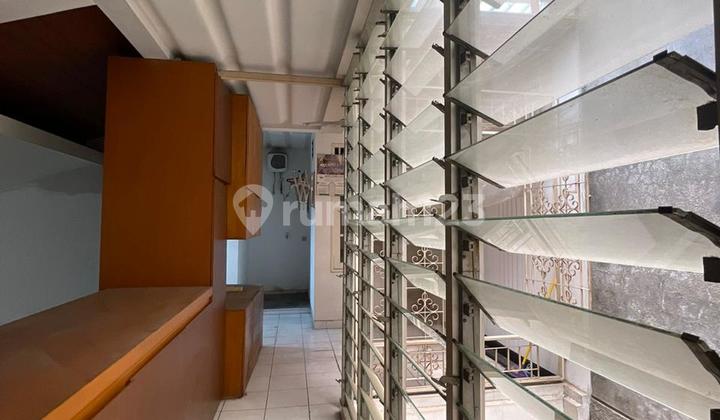 SOUTH-FACING HOUSE IN TAMAN MERUYA ILIR 2