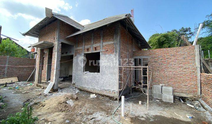 Rumah Cantik 100 Meter dari Jalan Raya Jogja Solo di Kalasan 2