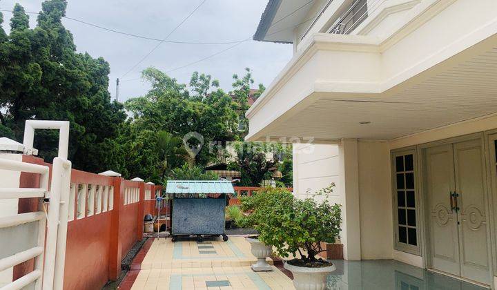 Rumah Hoek Rapi Siap Pakai Lokasi Strategis di Kelapa Gading  1