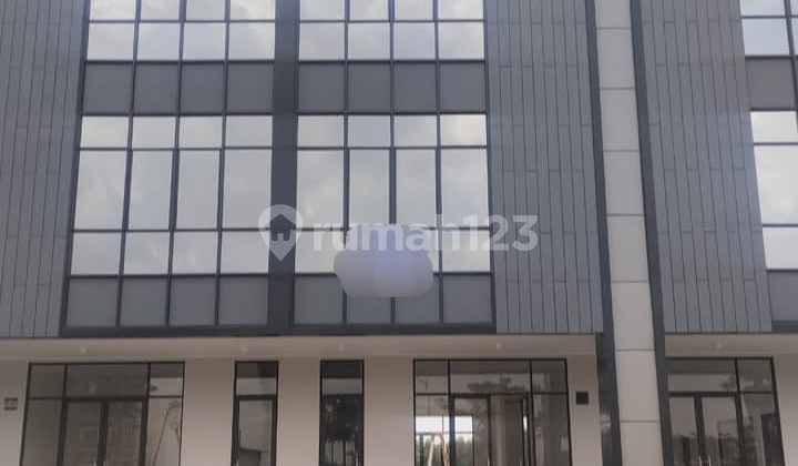 Ready-to-Use Soho Ruko at Boulevard Pik2