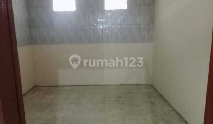 Di Sewakan Unit Rumah Depan Nya Toko Bentuk Belakang Nge Gentong 3