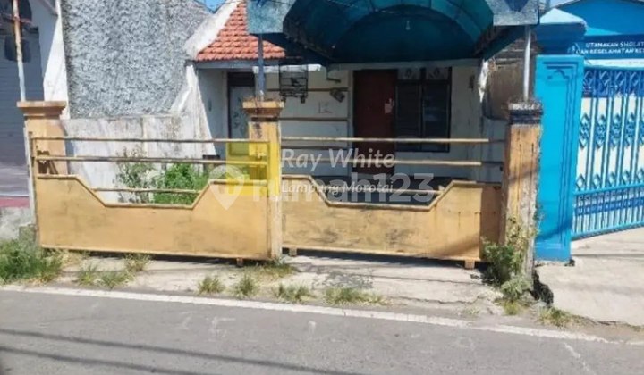 For Sale: House located at Jl. Bungurasih Dalam, Sidoarjo, East Java.