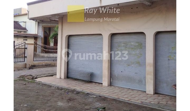 For rent: former restaurant building