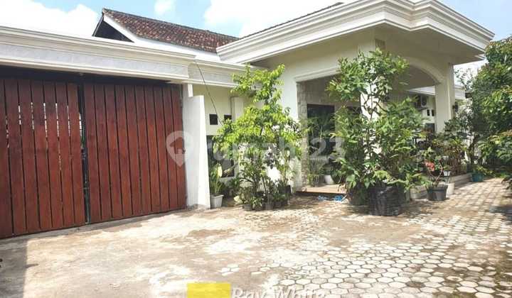 dijual Rumah ukuran tanah Luas di kota sepang cocok buat kosan