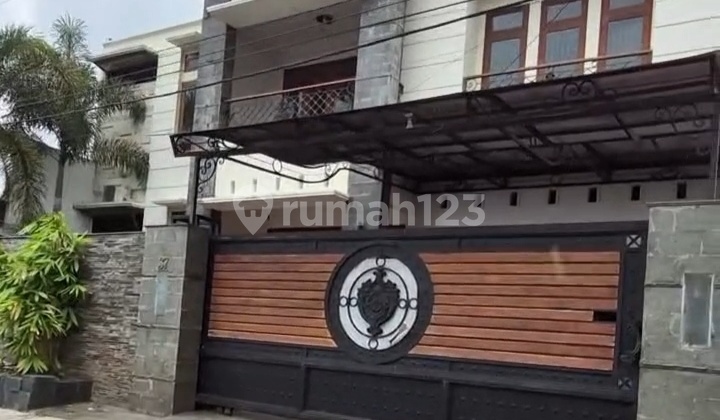 Rumah Ada Kolam Renang di Jalan Gajah Mada Bandar Lampung 2