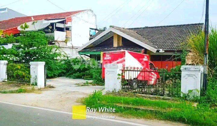 tanah 953 m2 dan bangunan di gotong royong
