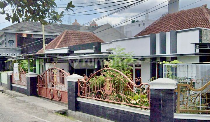 For Sale: Strategic House in City Center (Enggal) 2