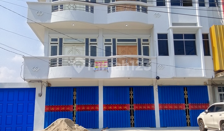 For Rent: 3-door open-concept shophouse in North Teluk Betung.