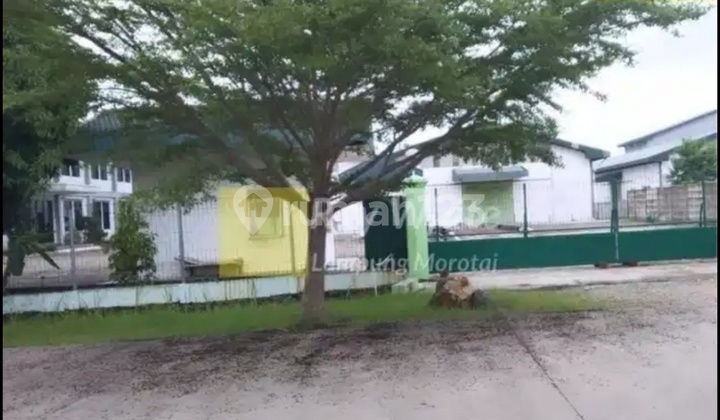 For sale large and spacious warehouse in Bandar Lampung warehouse complex.