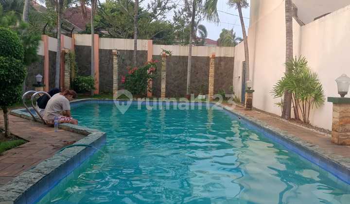 Dijual Rumah Mewah ada Kolam Renang di Pahoman 2