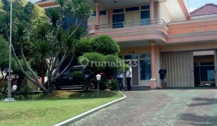 Dijual Rumah Mewah ada Kolam Renang di Pahoman 1