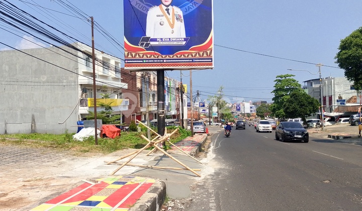 For Rent: 3-door open-concept shophouse in North Teluk Betung.