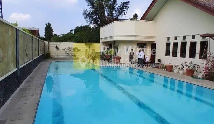 Sewa Rumah Mewah Kolam Renang di Pahoman Bandar Lampung 1