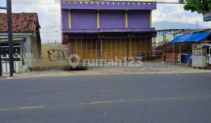 3 shop houses and a wide back land on Imam Bonjol Kemiling 3 shop houses and a wide back land on Imam Bonjol Kemiling