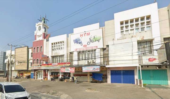 3-story shop house on Gajah Mada street 3-story shop house on Gajah Mada street