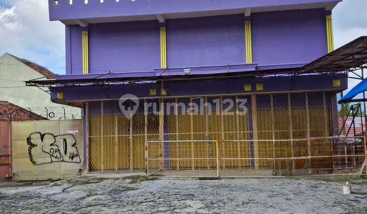 3 shop houses and a wide back land on Imam Bonjol Kemiling 3 shop houses and a wide back land on Imam Bonjol Kemiling