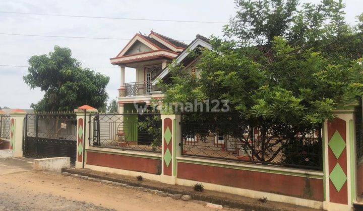 Rumah dua lantai di Jalan Desa Kibang Kecamatan Metro Kibang Lampung 2