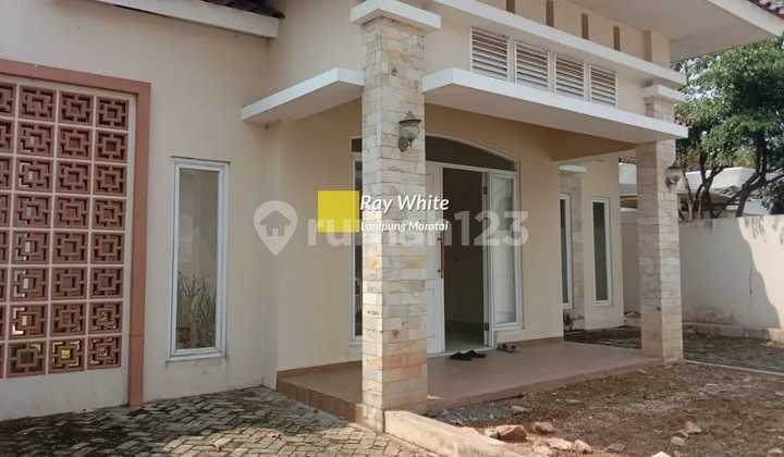 Own a Home With a Very Spacious Family Room and Kitchen Own a Home With a Very Spacious Family Room and Kitchen
