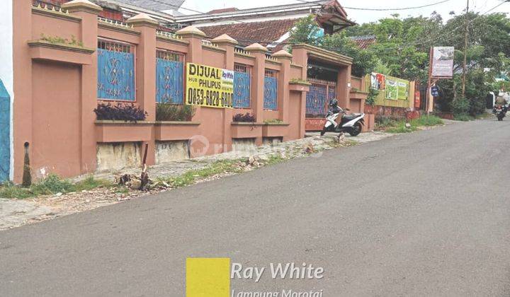 Rumah Pagar Keliling di Pusat Kota Pahoman ph 1