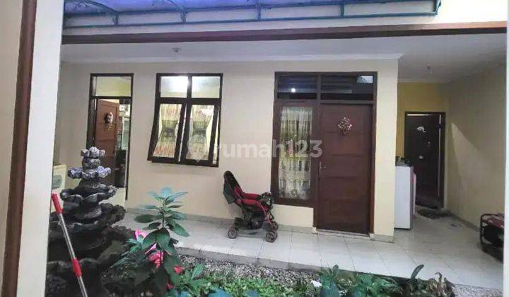 Rumah Pagar Keliling di Pusat Kota Pahoman ph 2